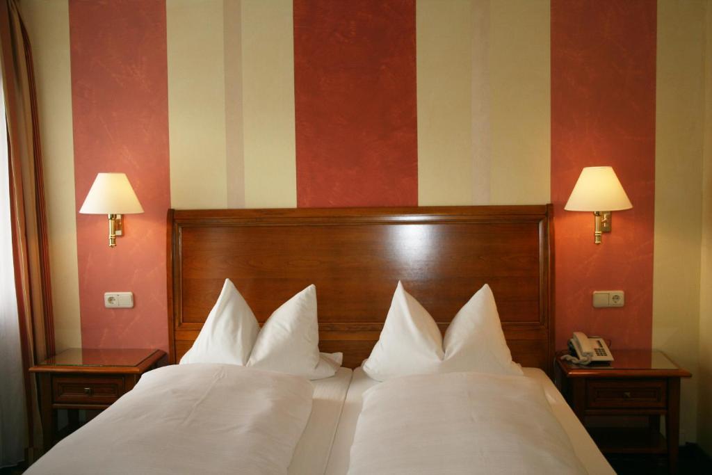 Hotel Wilder Mann Konigstein in der Oberpfalz Room photo